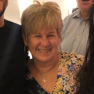 Meet your Posher, Debe